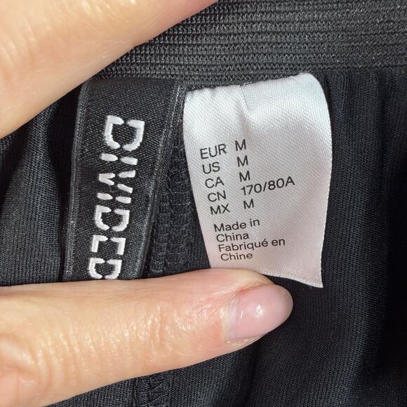 Divided H&M M Medium Midi Skirt Black Tulle Holiday Whimsigoth Fairycore Witchy - Picture 9 of 11